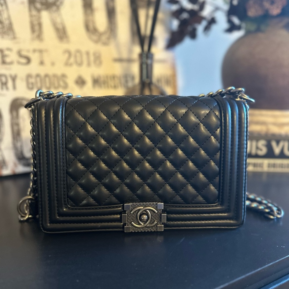 Black Chanel Quilted Leather Shoulder Bag